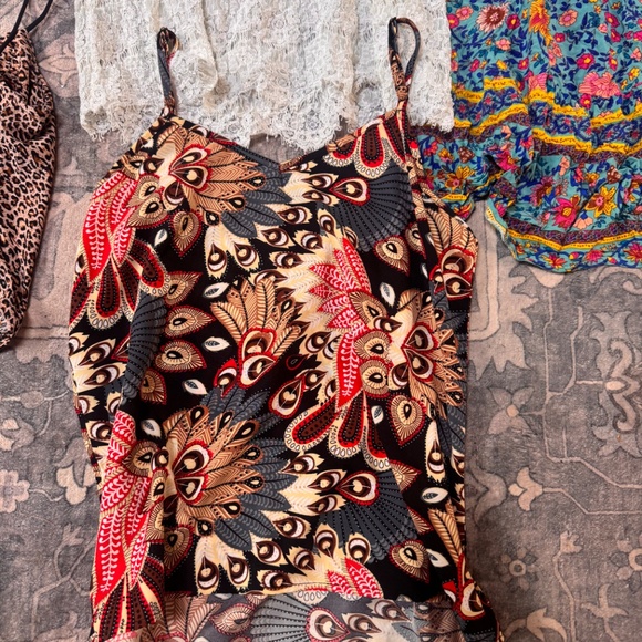 New Boutique summer bundle of 4 women’s size medium boho dress, floral tank top, - Picture 2 of 8